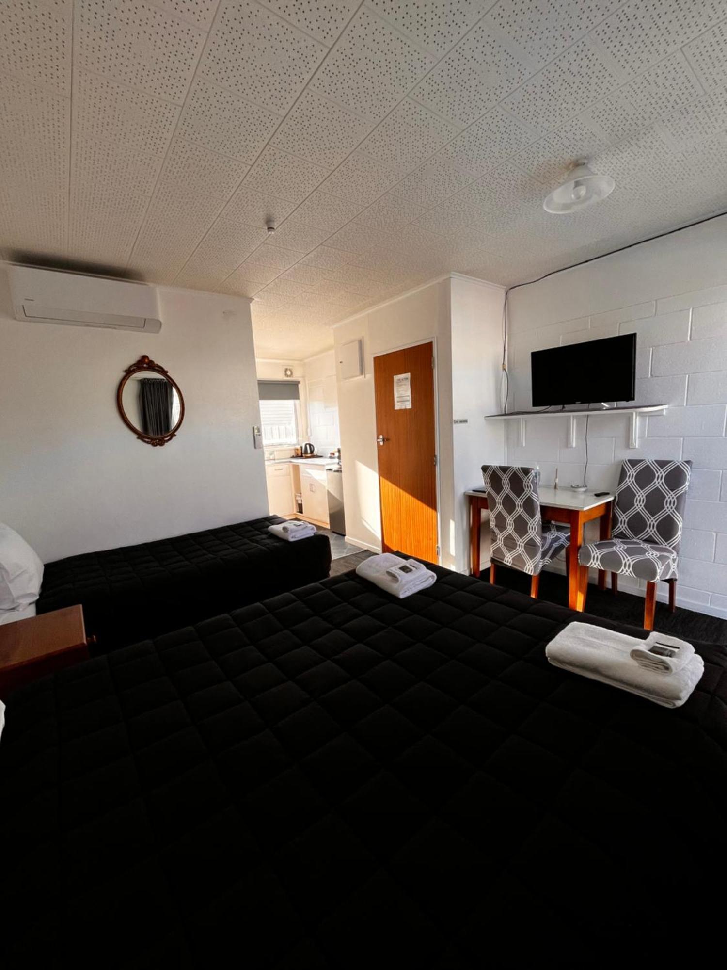 Brooklyne Motel Sanson Exterior foto